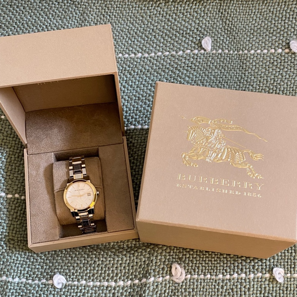 Burberry Watch two tone (Pre loved  and authentic)